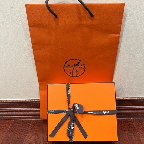 BNIB Hermès Black Mini Evelyne II TPM 16 Taurillon Clemence Gold Hardware 2023 - Picture 4 of 17